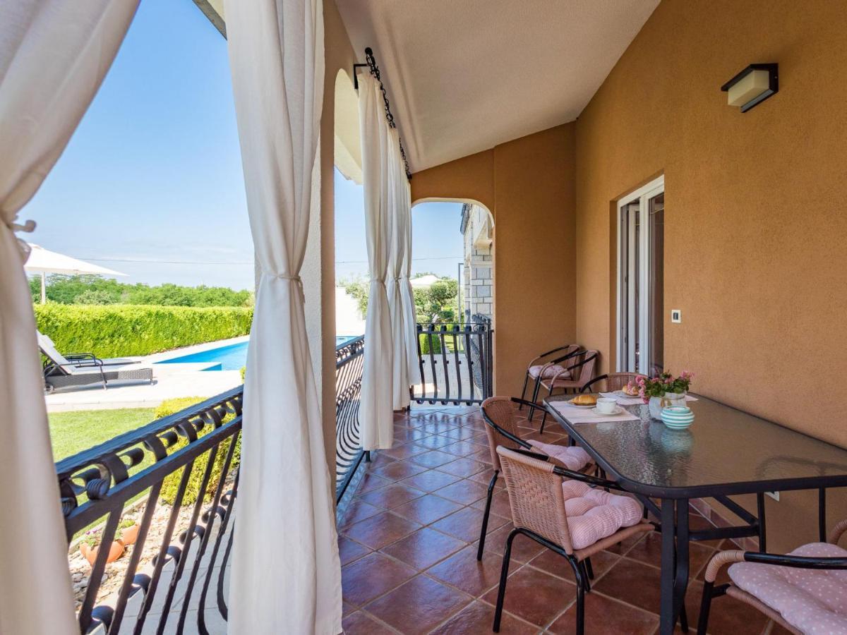 Apartment Cancar-1 By Interhome Πόρετς Εξωτερικό φωτογραφία