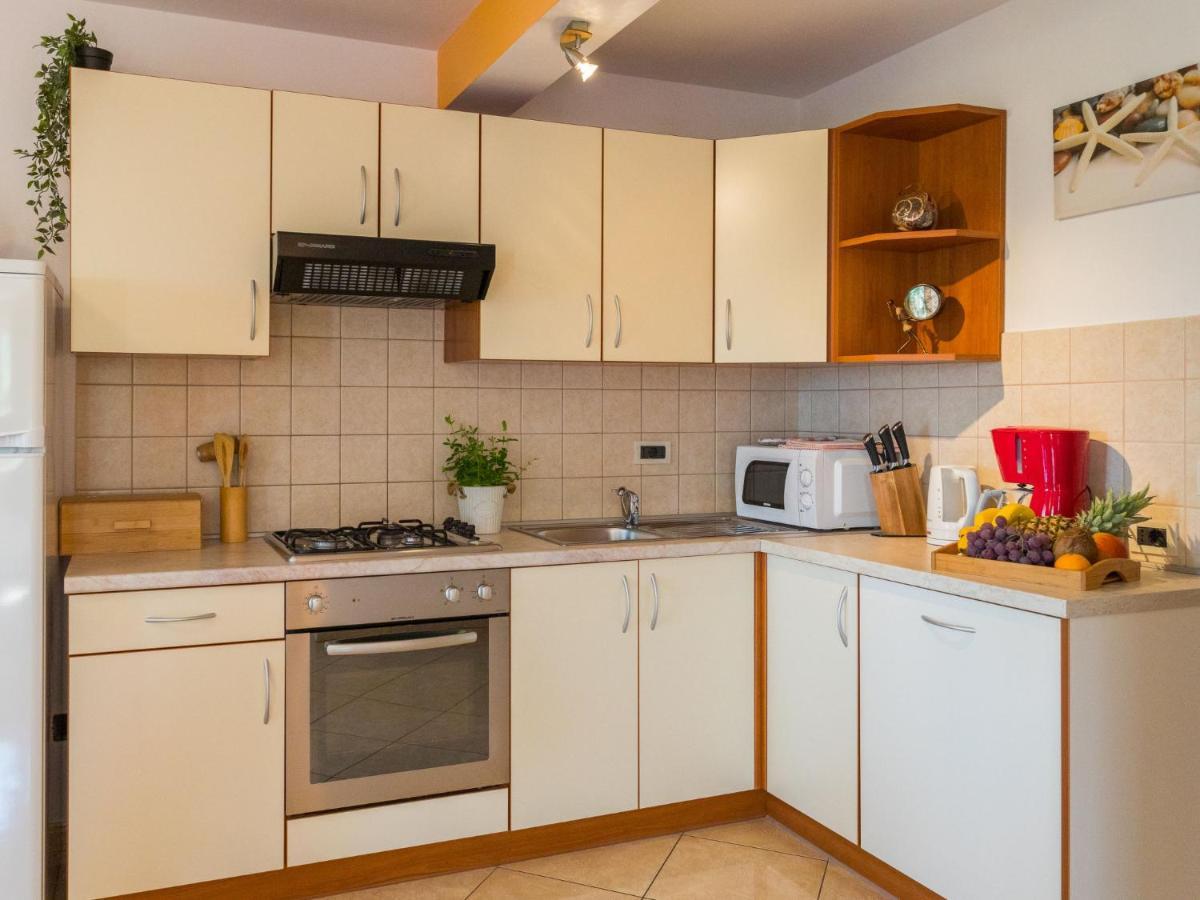 Apartment Cancar-1 By Interhome Πόρετς Εξωτερικό φωτογραφία