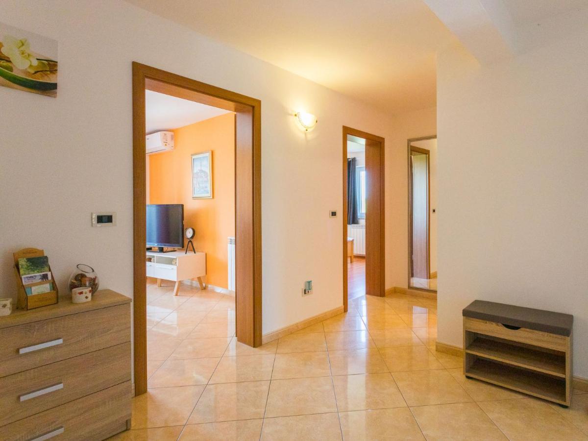 Apartment Cancar-1 By Interhome Πόρετς Εξωτερικό φωτογραφία