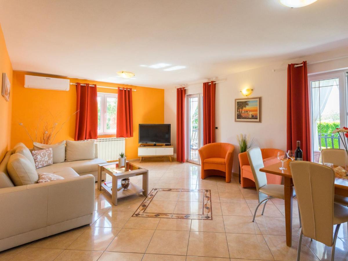 Apartment Cancar-1 By Interhome Πόρετς Εξωτερικό φωτογραφία
