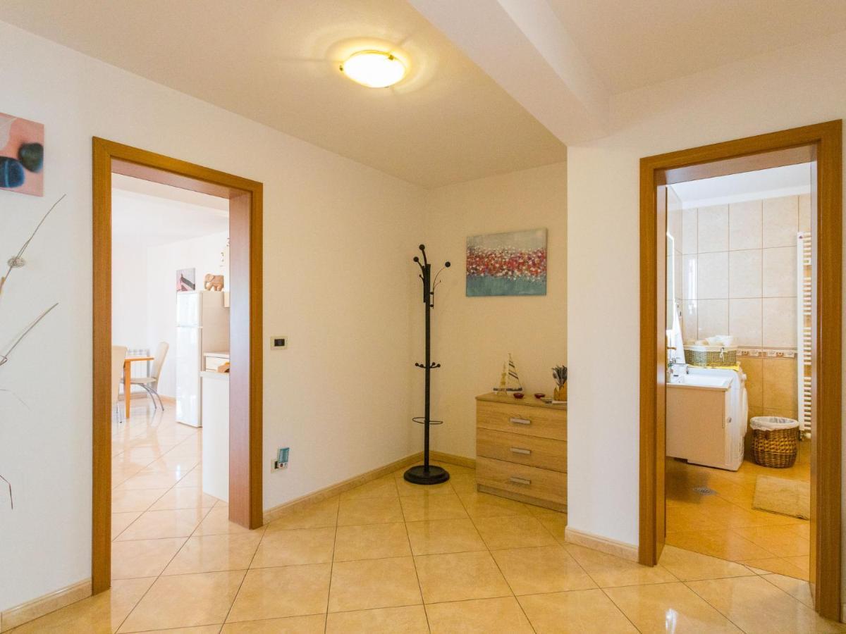 Apartment Cancar-1 By Interhome Πόρετς Εξωτερικό φωτογραφία